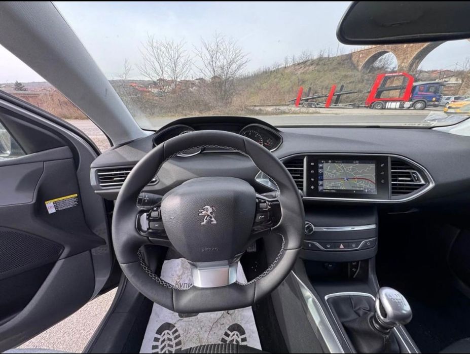 Peugeot 308 1.6 HDI 120 коня 2015г.