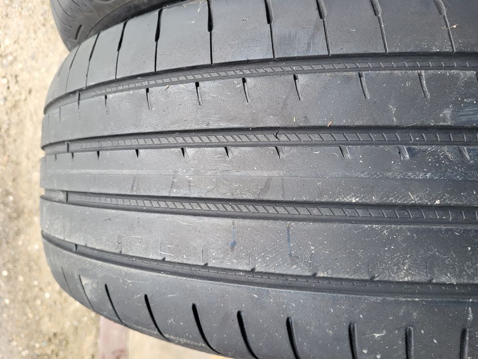 2 anvelope 235 55 R 17 Goodyear vara