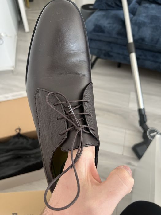 Vand pantofi boss marimea 48 purtati de 2 ori