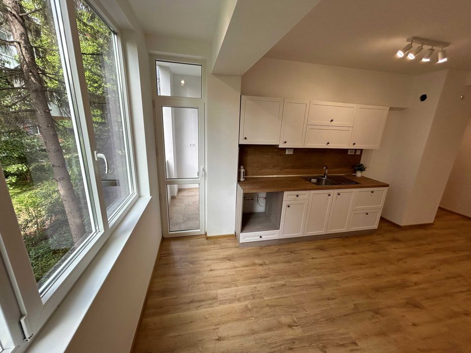 Продава се Тристаен апартамент в Велико Търново, Център - 96 кв.м за 1365 €/кв.м - Снимка #1