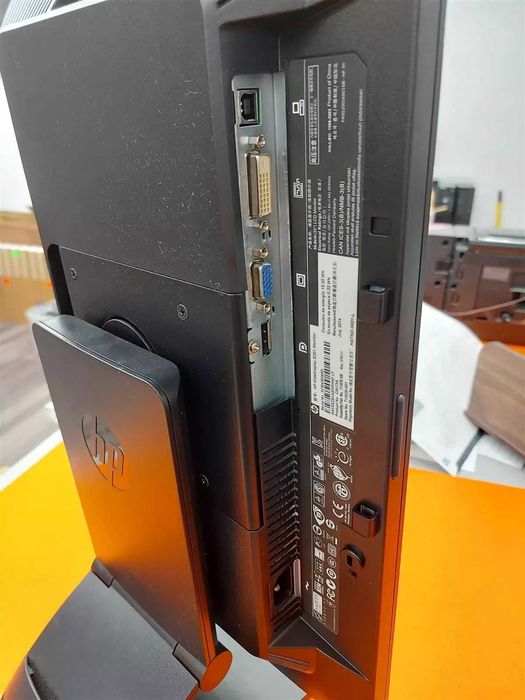 Monitor LED HP 20" inch lat - ca Nou!