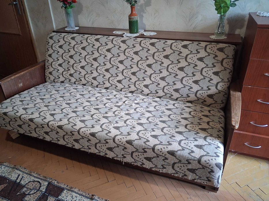 Диван спалня запазена и.чиста.