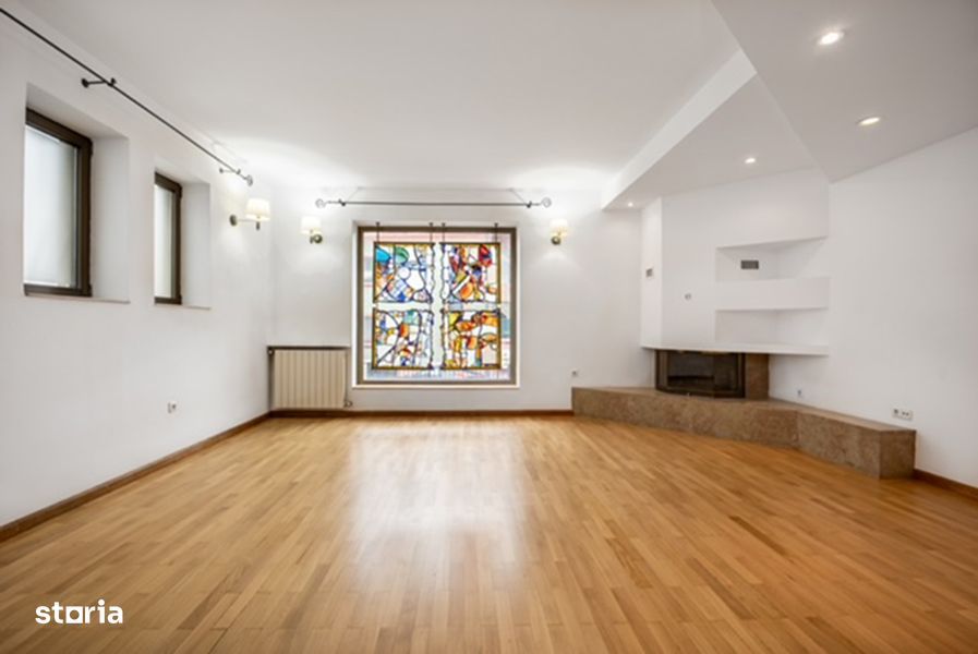 Vilă modernă, str. Dr. C-tin Caracaș nr.47, direct de la proprietar
