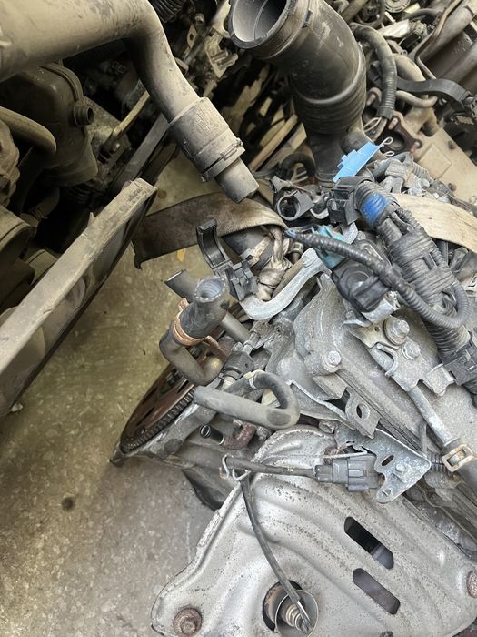 Двигатель на тойота рав4 2.0  3ZR