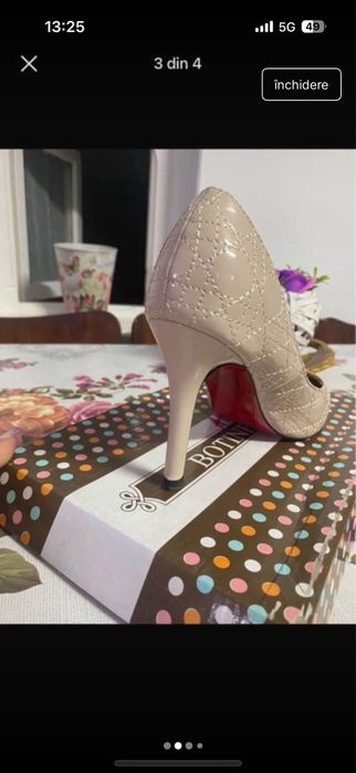Pantofi cu toc.