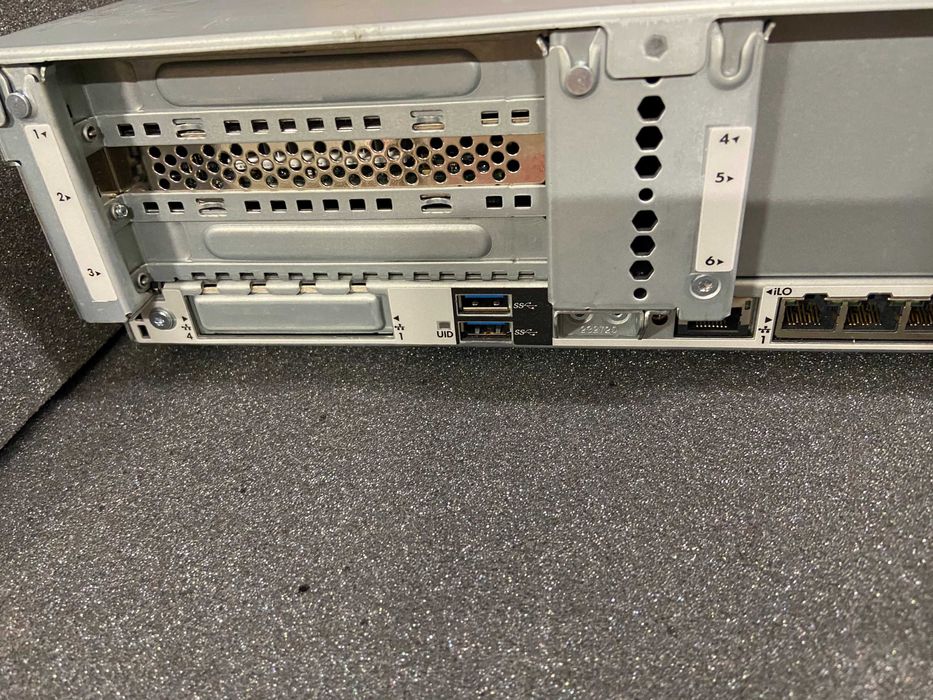 HP StoreEasy 1650 NAS Storage - 2x 10TB SAS HDD, 16GB DDR4 сторидж