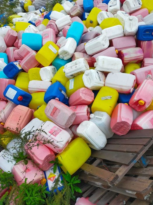 продам канистры ...