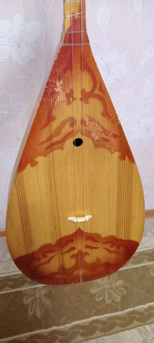 Продам домбру, б/у