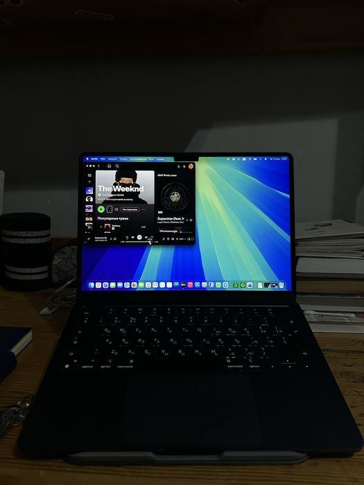 Macbook air 13 m2 8/512