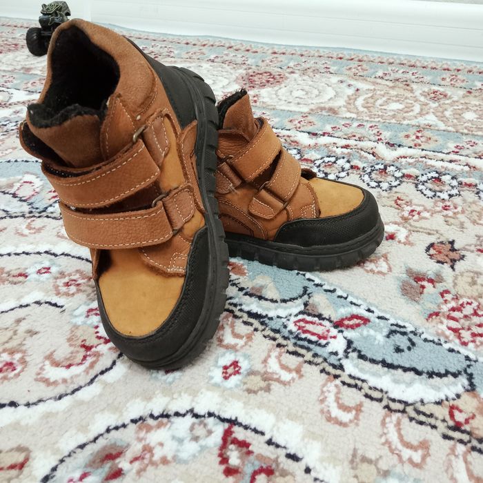 Ботинки на мальчика р.24