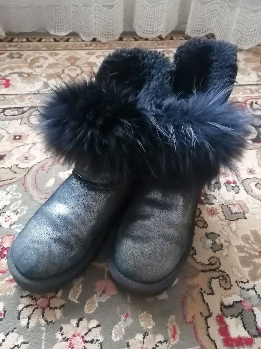 Продам тёплые угги