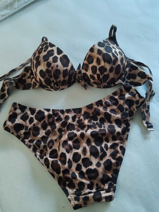 Costum baie nou fabricat in Italia