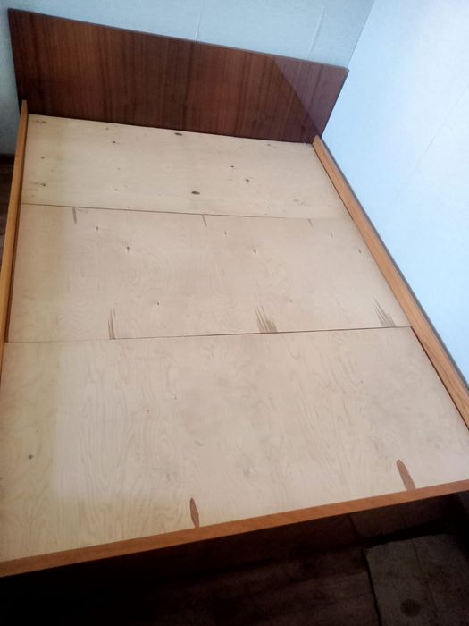 Продам двух спальную кровать