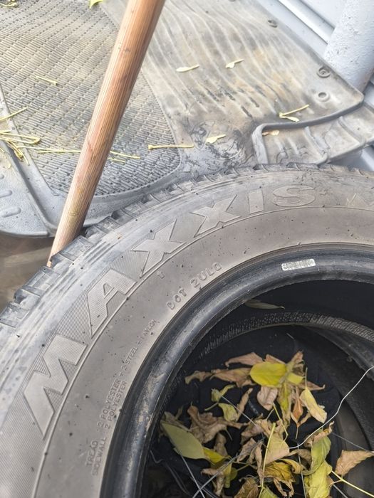 Продам шины (липучка) Maxxis 225/70 R16