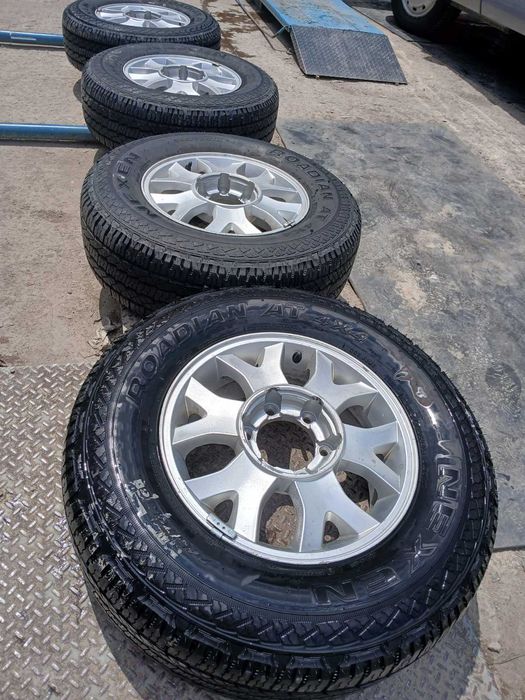 Продавам 4 броя гуми с джанти Nexen Roadian AT 4x4 (245/70 R16)