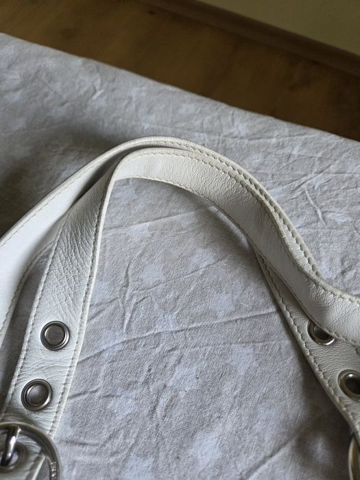Бяла кожена дамска чанта Prada
