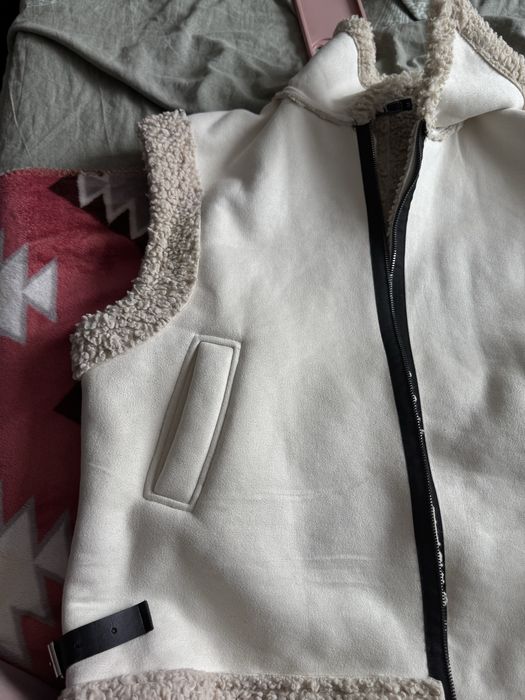 Продам жилетку барашек