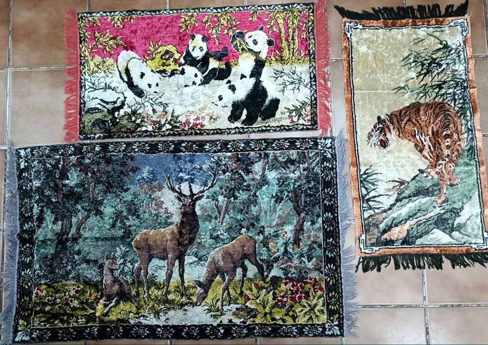 3 carpete din perioada comunistă