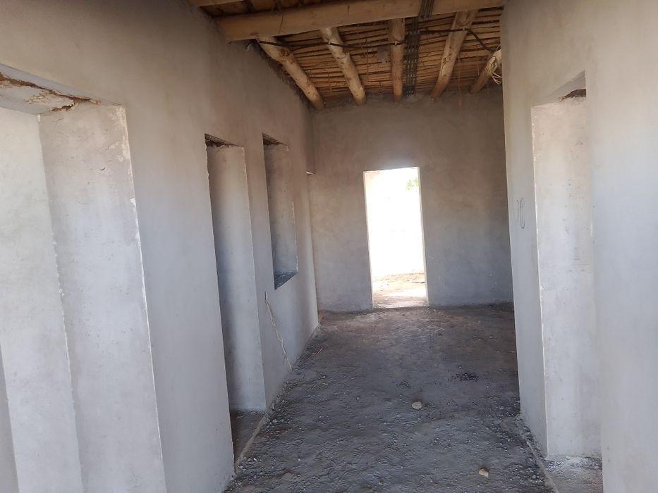 Уй сотилади битмаган 8 та хона 8сотих примерно