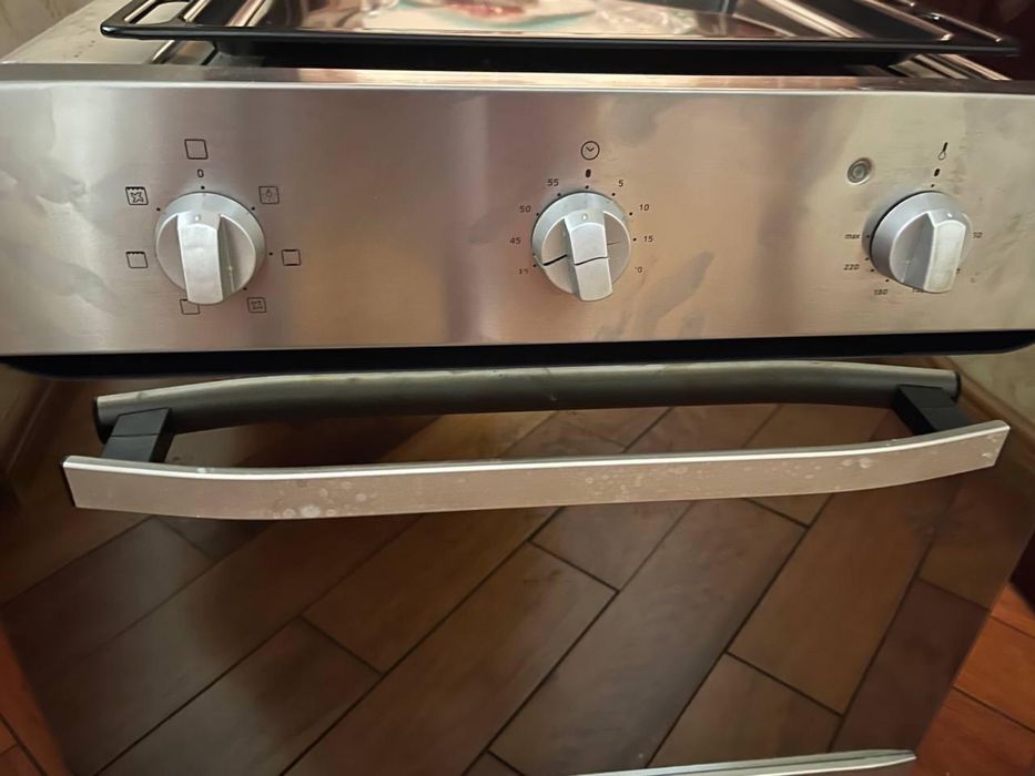 Духовка печь в хорошем состояний