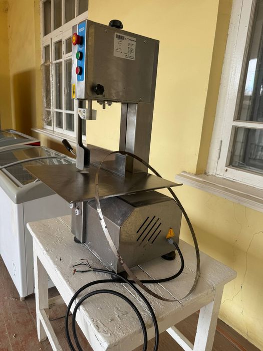 Goʻsh, suyak kesuvchi maxsus oparat