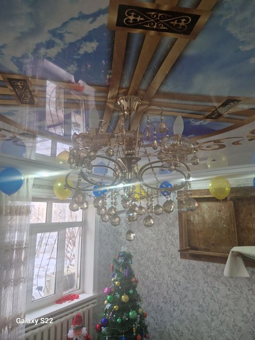 Люстра сатылады.