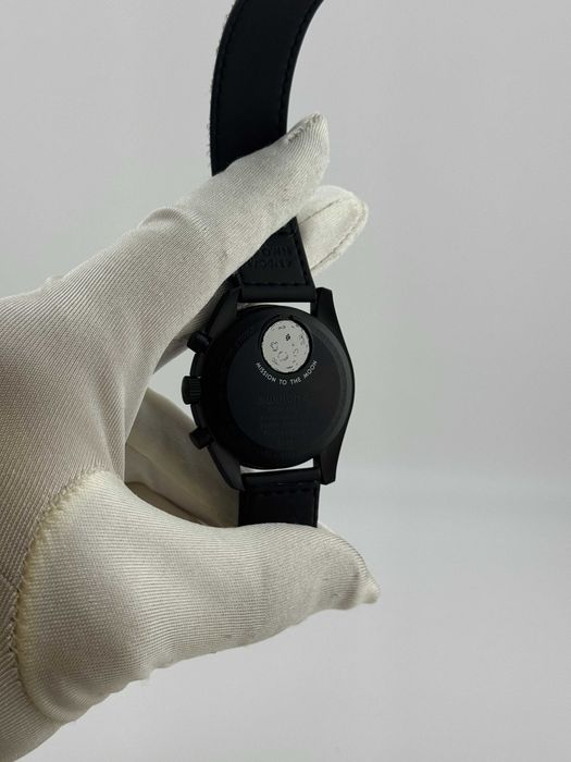 Наручные часы Swatch Moonswatch