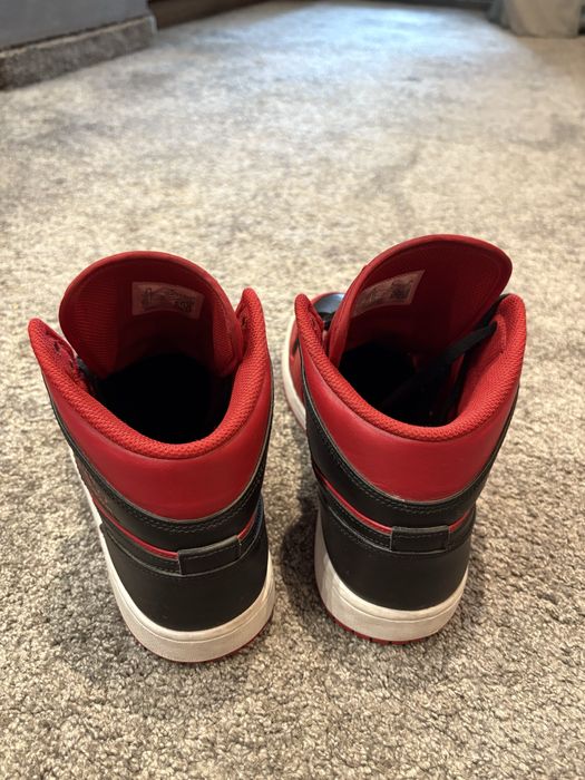 Jordan 1 mid обувки