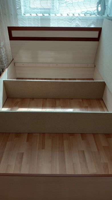 Продам  бу кровать  полуторка