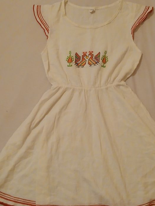 Детска рокля с народни мотиви