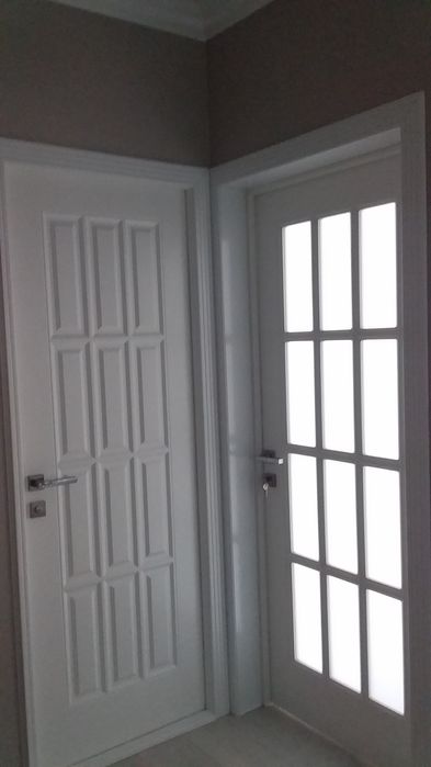 Поклейка обоев галтели