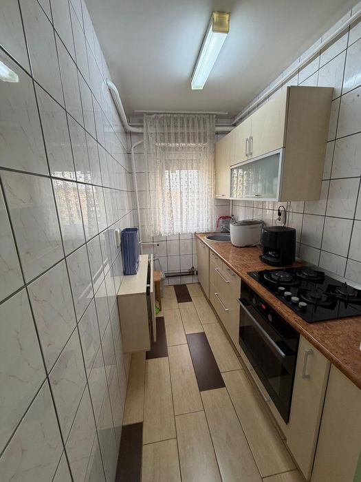 Vând apartament cu 4 camere direct de la proprietar!