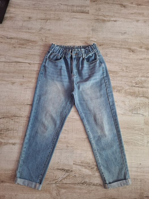 Нови дамски дънки.  М размер