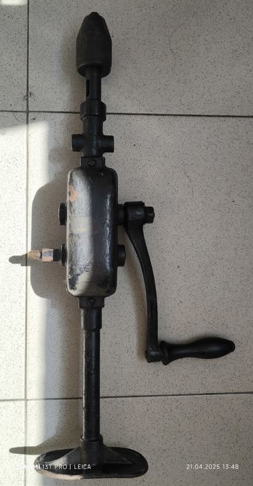 Bormașină manuală