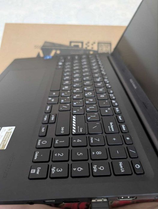 Asus Vivobook 16