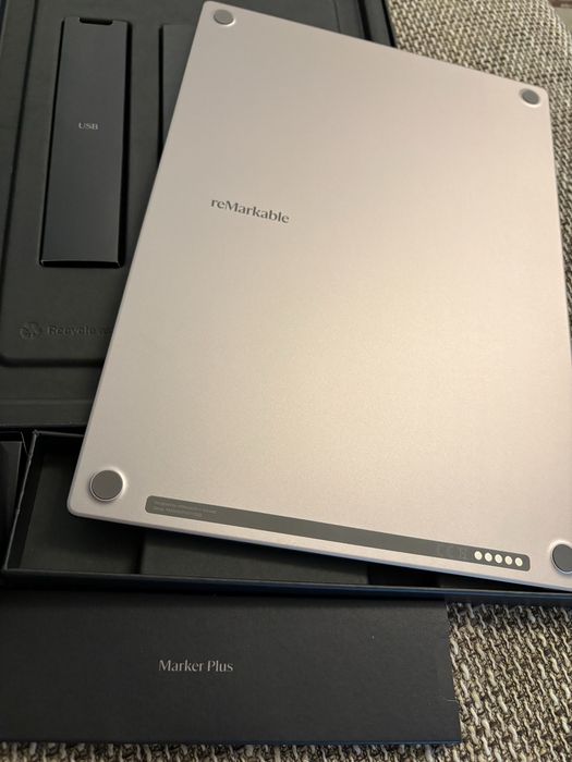 ReMarkable Paper Pro + Book Folio +Marker Plus