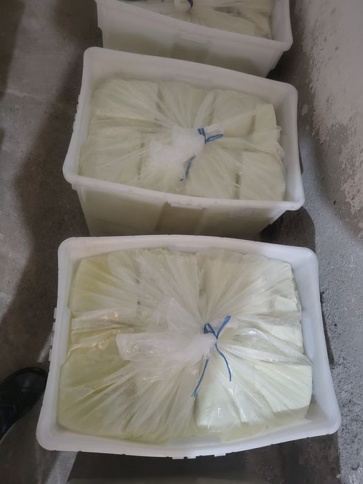 Vând brânză de oaie