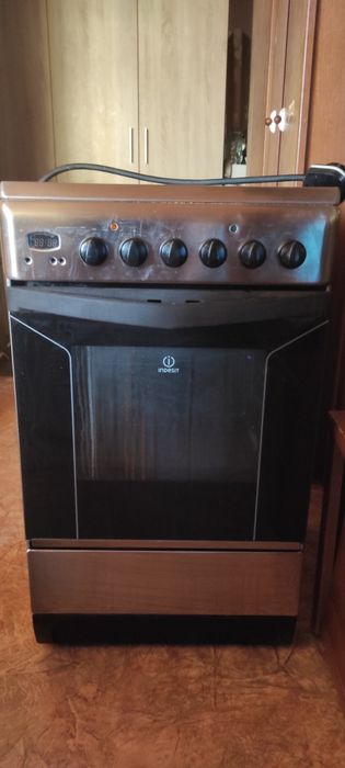 Продам плиту электрическую