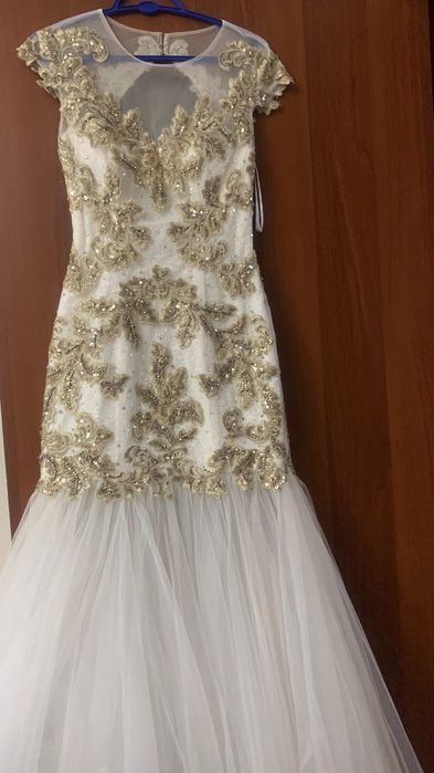 Продам вечерние платья