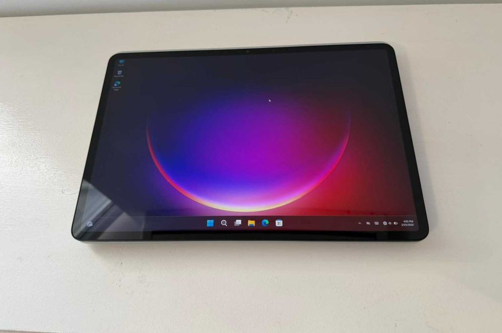 Microsoft Surface Laptop Studio – i7 / 32GB RAM / 1TB SSD / GPU