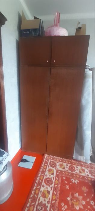 Лакированный  шкаф, отдадим даром, только нужно забрать