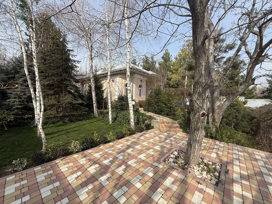 Продается зона отдыха не доезжая Окташ авеню