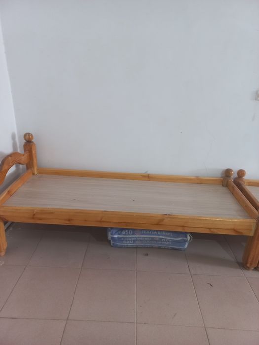 Ағаш кроват сатылады
