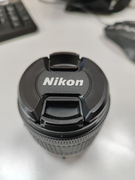 Объектив Nikon 18-55mm