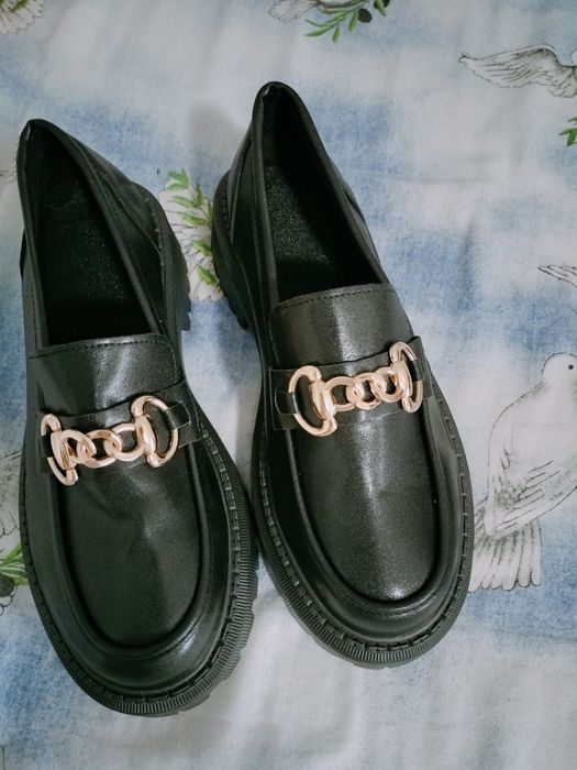 Vând Încălțăminte