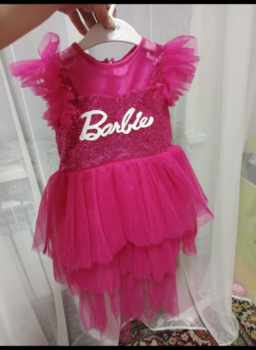 Продам Платья 4-5 лет