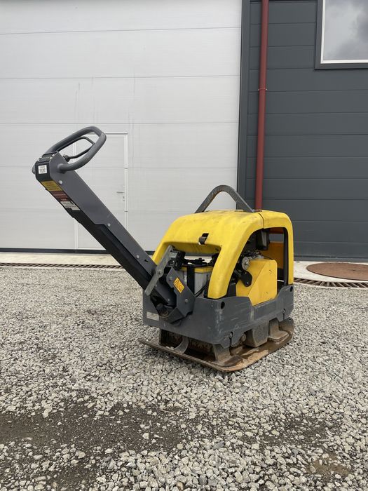 Inchiriez Cilindru compactor, placa vibrare,de la 70kg pana la 13000kg