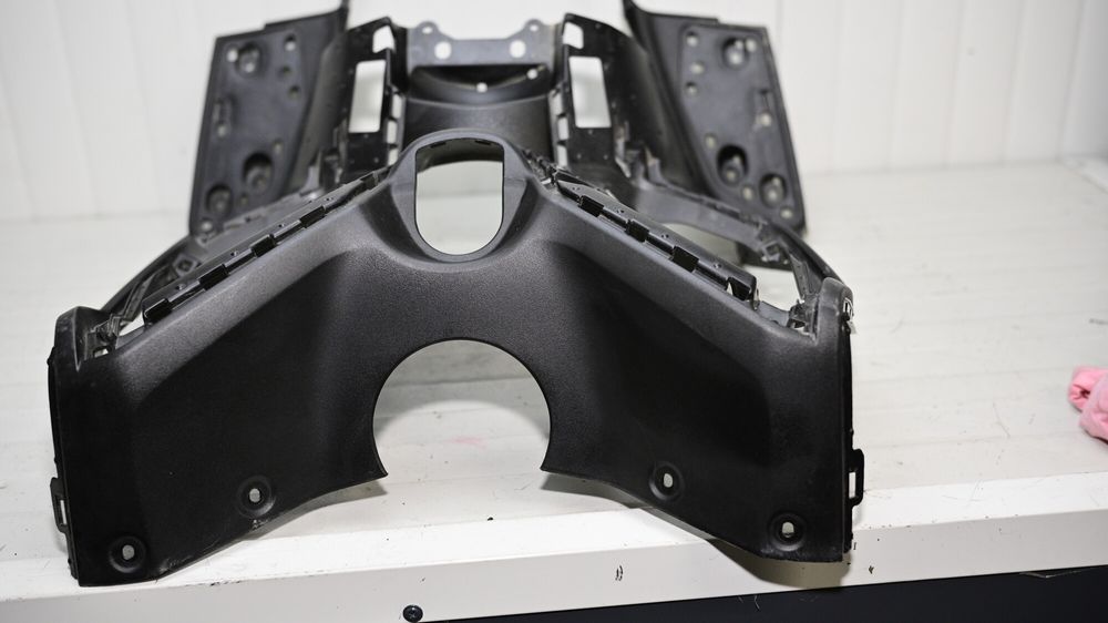 Carena Plastic Protectie Picioare Yamaha X-MAX 125 / 300 2023 - 2026