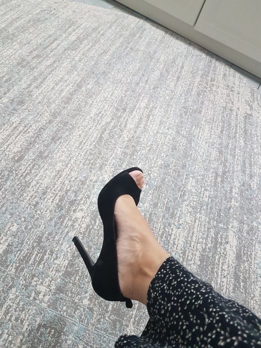 Продам замшевые туфли