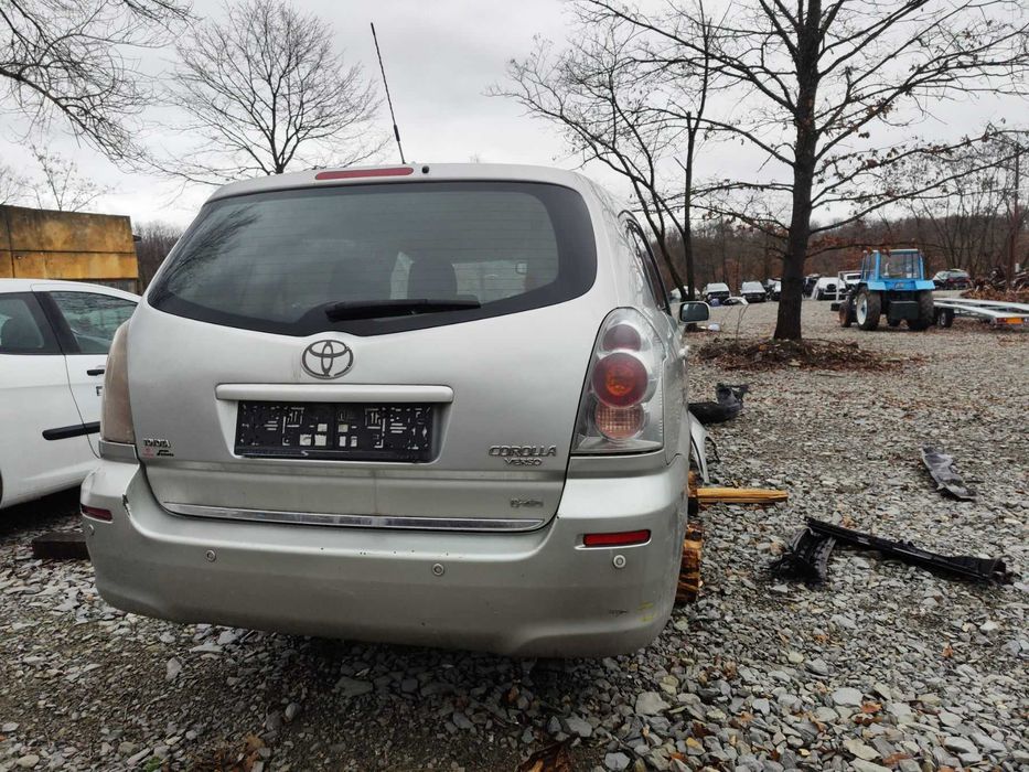 Toyota Corolla Verso 2.2 136кс на части тойота корола версо